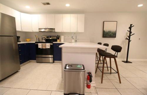 Lincoln Park Place Capitol Hill with Parking - Photo 8