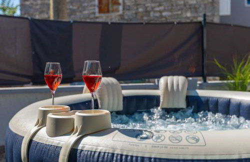 Romantisches Ferienhaus mit Jacuzzi, BBQ, WiFi - Foto 9