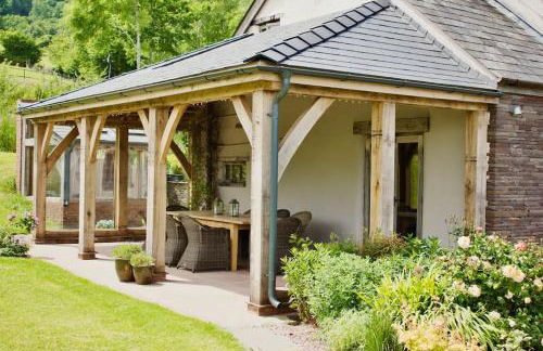 Luxury Spacious Country Home w/ Mountain Views - Photo 45