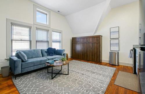 Modern Victorian Studio - Steps to Cleveland Clinic - Foto 1