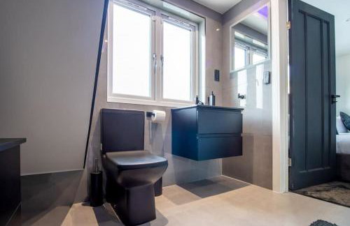 Luxury 4-Bedroom High-End Home, Includes Jacuzzi and Pool Table - Foto 74