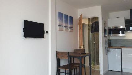 Tiny home whole flat beach cabin - Foto 5, stove, minibar