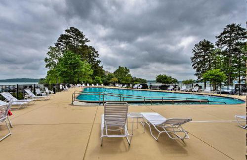 Lake Keowee Resort Condo with Balcony and Pool Access! - Foto 34