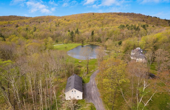 Sunny Pond by Avantstay Secluded Estate w a Private Pond Gym Movie Theater - Foto 80