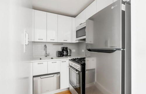 Blueground Midtown East rooftop nr Bryant Park NYC-2070 - Photo 5