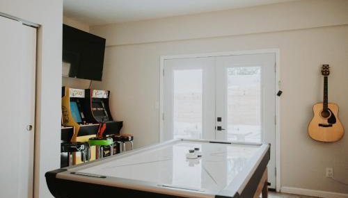 Cowboy Den-Private Hot Tub-Game Room-Pet Friendly-No Pet Fees! - Foto 4