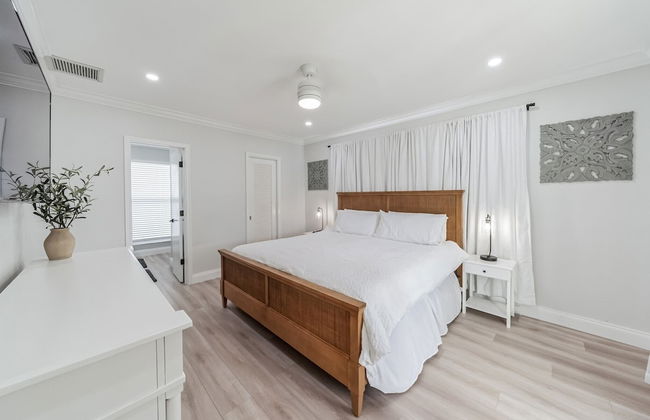 Luxury Waterfront Home Minutes from the Beach by RedAwning - Photo 3