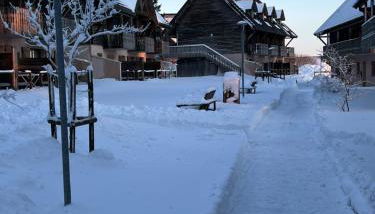 Super Besse chez Sophie 2ch, séjour, wifi, 2tv, rdc, terrasse, parc, piscine, pkg - Foto 5