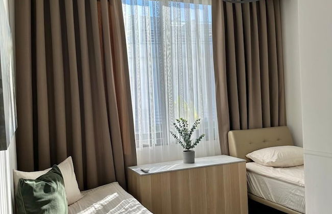 Charming 2 Bedroom Garden Suite Getaway - Photo 11