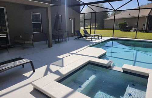 New to Market Spacious Private Pool Retreat - Foto 31