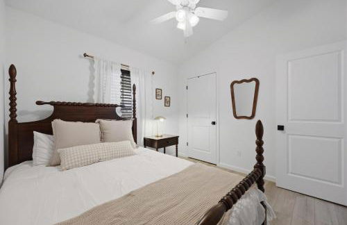 Cozy Coastal Cottage Minutes to Beach and Downtown - Foto 38