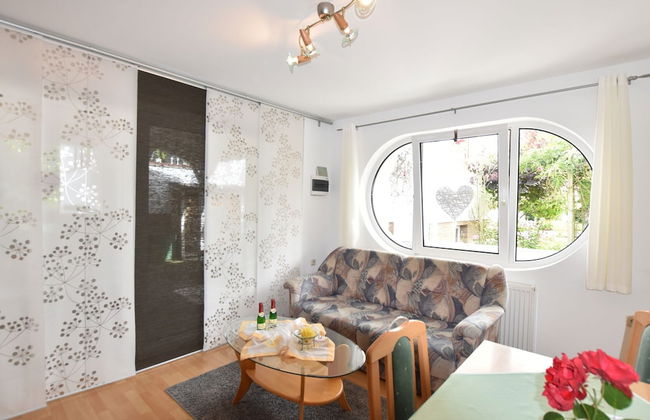 Vintage Bungalow in Neubukow in Meeresnaehe - Photo 1