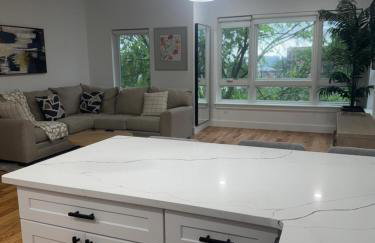 Cozy 3BR Retreat with Rooftop Near EWR & NYC Access - Photo 9