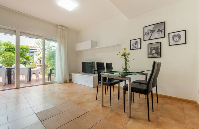 3 bedroom House in Salou with swimming pool and garden - Photo 7