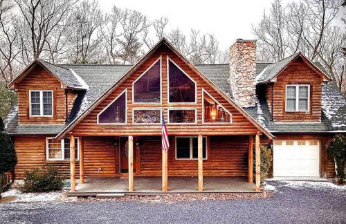 One of a Kind Rustic Log Cabin near Bryce Resort - Large Game Room - Fire Pit - Large Deck - BBQ - Foto 1