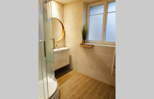 157m2, 4 chambres, 4 salles de bains, 2 WC, 2 parkings en hypercentre - Foto 30