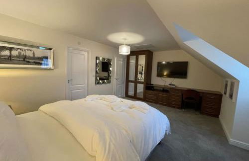 MODERN 4 BEDROOM HOUSE WITH GARDEN & PARKING - Foto 46