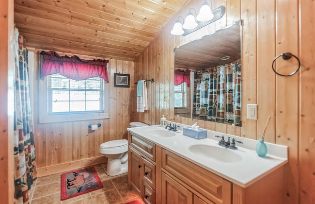 Cozy Mountain Retreat W/ Scenic Views 3 Bedroom Home by RedAwning - Foto 20