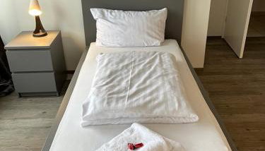 BoLA 11 Monteurzimmer Hamburg Nord Bad & Küche extern - Foto 3