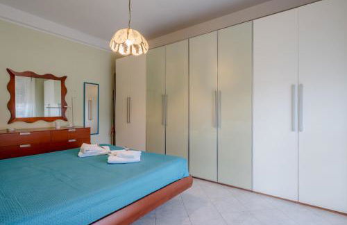 GuestHost - La Spezia Proffiano District Roomy Flat - Photo 8