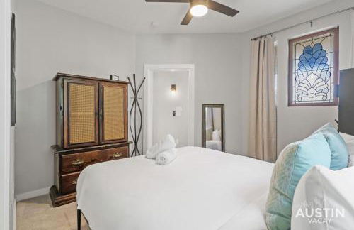 Enjoy DT Newly Renovated & Patio and Free Swim Club by Austin Vacay - Foto 30