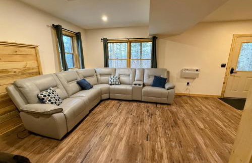 31R Brand new log home on quiet side street in Bethlehem, close to Main Street! 20 min to skiing - Foto 71