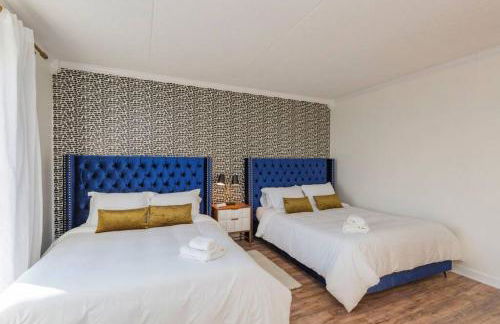 Music Row Retreat with Pool and Free Parking, Walk to Bars! - Foto 15