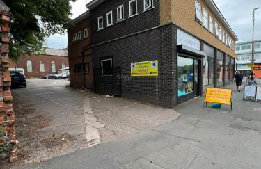 Alexandra Apartment -Secured Parking -2 Bedrooms - Photo 35