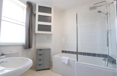 Stylish 2 Bed in Old Market - Foto 24