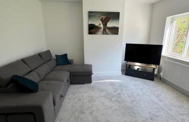 3 bedroom Home in chesterfield with front and back gardens - Foto 2