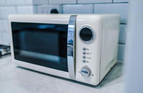 Oxford House by YourStays - Cosy Home in the Suburb of May Bank - Foto 19