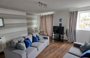 The Ugly Duckling - Photo 16