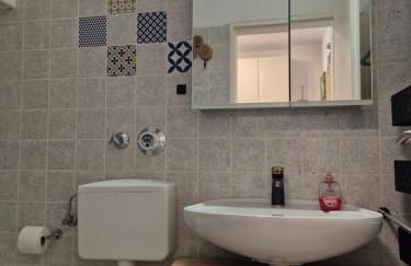 NaturBlick am Rothaarsteig neue moderne Ferienwohnung mit 2 Badezimmern 2 Küchen inklusive Highspeed Internet Flatrate 2x XXL Boxspringbett 2x Terrassen und 2x PKW Parkplätze 10 Minuten bis Willingen Ideal für Touristen und Geschäftsleute mit MWStRechnung - Foto 21