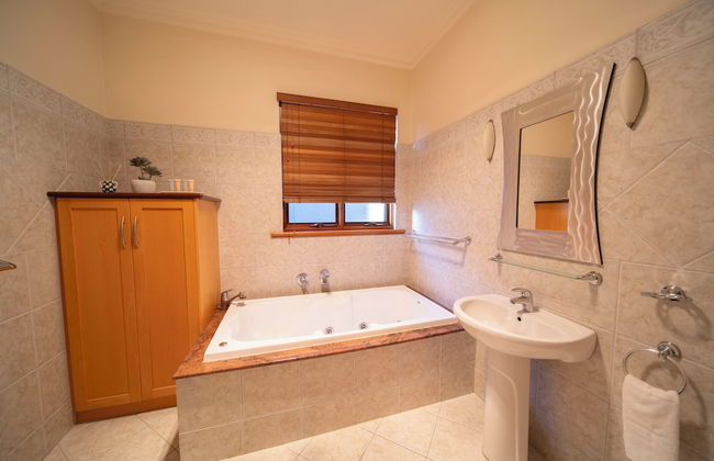 Cozy Home with fireplace 5mins to beach - Foto 27