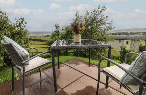The Herdsman Luxury Shepherds Hut - Photo 3