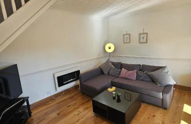 Spacious Bournemouth Home with BBQ, Outdoor Seating & large TV - Foto 1