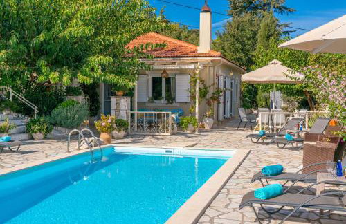 Villa Regina -Hidden Eden with Treehouse & Heated Pool - Foto 7