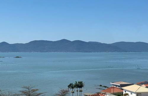 Oceanfront apartment with beautiful view - Photo 1