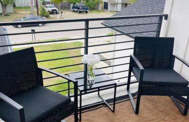 Luxurious Hidden Gem - Downtown Access - Balcony - Foto 4