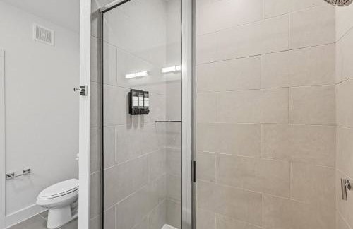 99 Modern 2B2B Near Stockyards, Resort Pool & Gym, 7M to Dickies Stadium, 15M to AT&T stadium - Foto 27