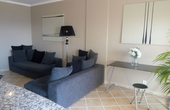 Oceanic Apartments - Photo 8