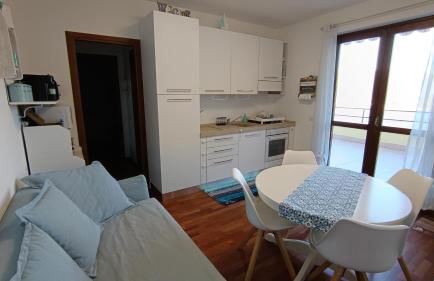 EnjoyIseoLake - Le Terrazze - 2 rooms flat with a pool and a terrace with a stunning lake view - Foto 6