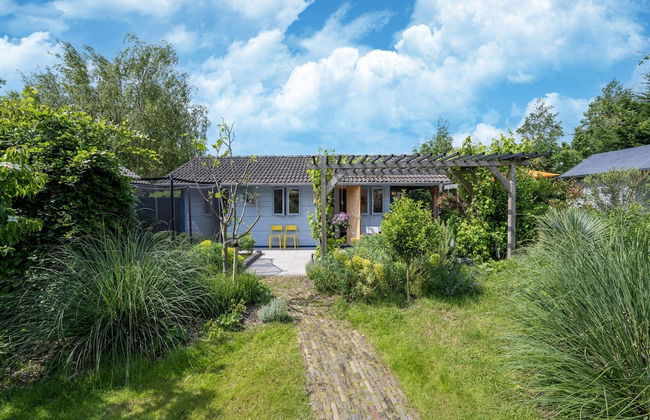 Holiday Home With Bubble Bath - Photo 37