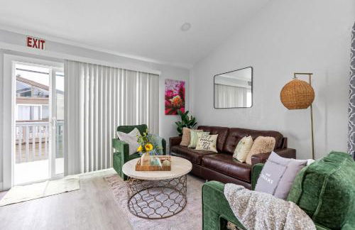 Endless Sunset- Near Beach Surf and Pet Friendly - Photo 2