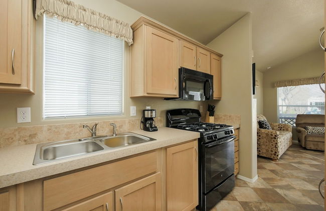 The Cottages at Golden Village Palms RV Resort - Foto 8