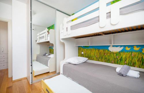 Apartment Away - Photo 15