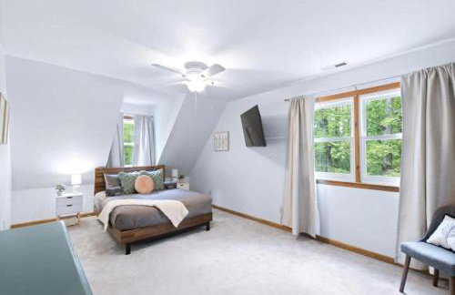 Wooded Retreat with game area and hot tub - Foto 44