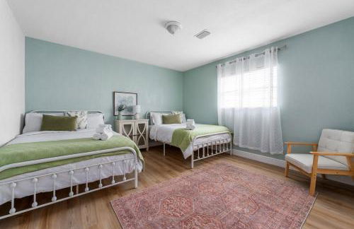 Luxury Home & Mins to Beach and Walk to Downtown - Foto 25