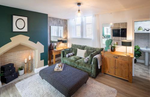 Character, Comfort and Convenience, No 5 Rosedene Mews - Foto 1