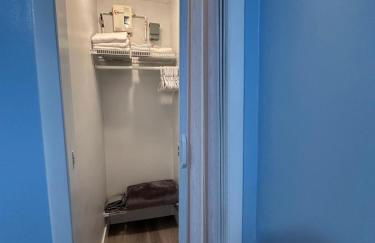 Cozy room close to everything, 5min to the airport - Foto 11